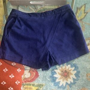 Just selling my old clothes that i dont need